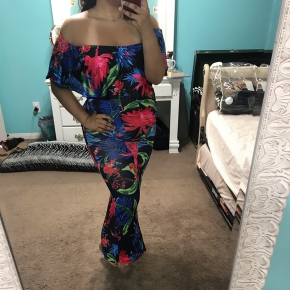 Dress - Picture 2 of 4